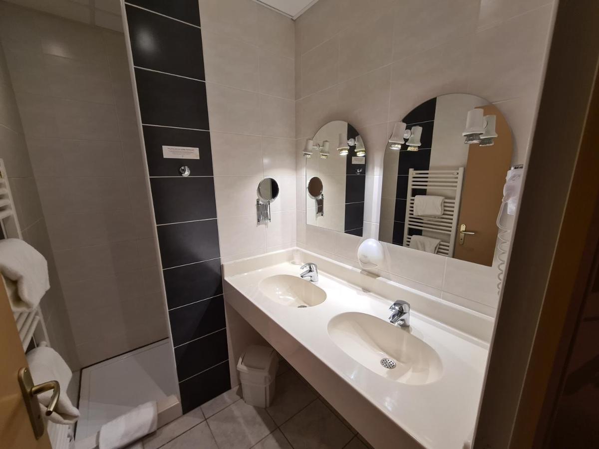 Hostellerie Du Cantal Murat  Buitenkant foto