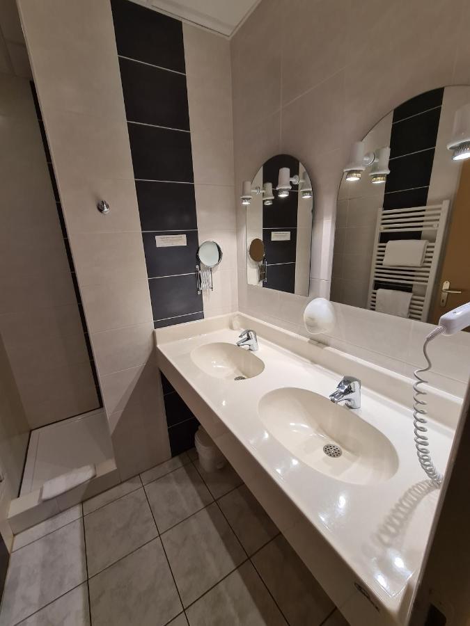 Hostellerie Du Cantal Murat  Buitenkant foto